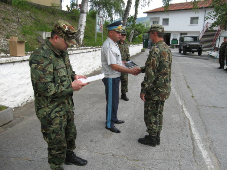 Деветокласници от Смолян проведоха занятия по военна подготовка в 101 алпийски батальон