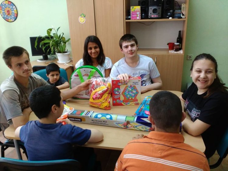 Детските градини в Димитровград с подаръци за 1 юни