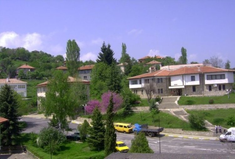 Кметът на Ардино обещава депутатска заплата и жилище за лекари в родопски села