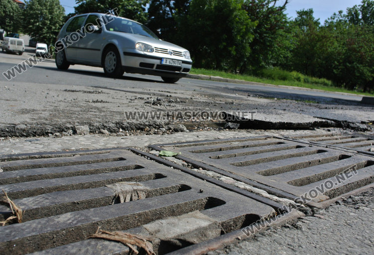 Пороят разби улици в Хасково