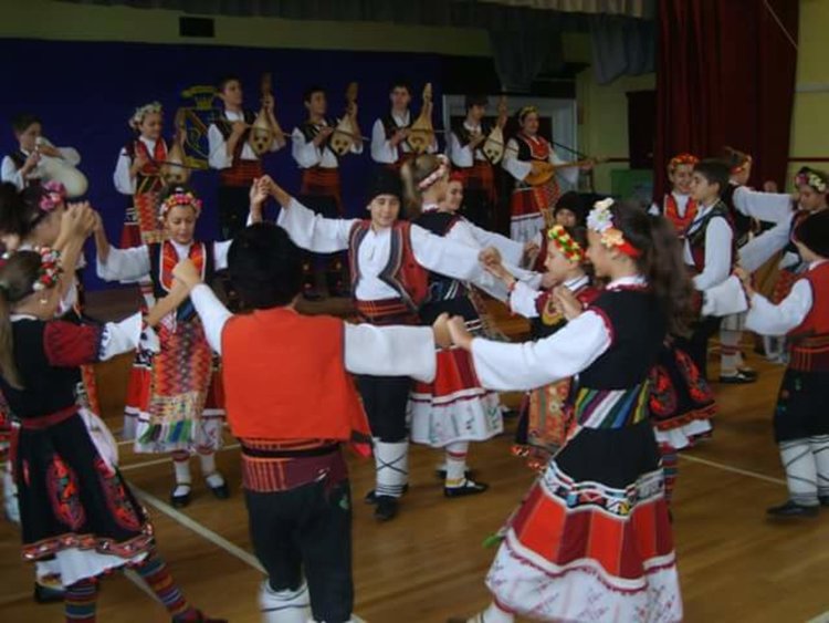 Ансамбъл Звездица с концерт в Стара Загора за деня на Ботев