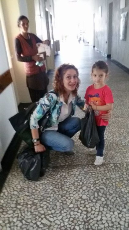 Жените социалистки зарадваха децата в кърджалийската болница