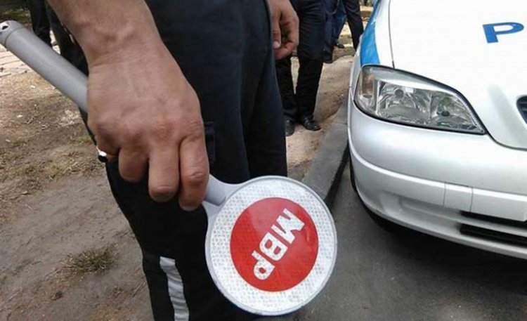 Полицай с обвинение за подкуп