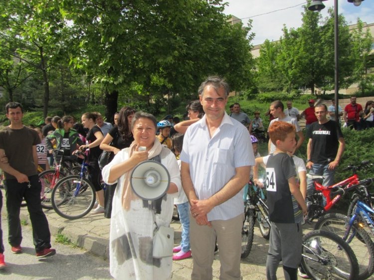 Стотици деца на Смолян празнуват Първи юни на площада пред Театъра