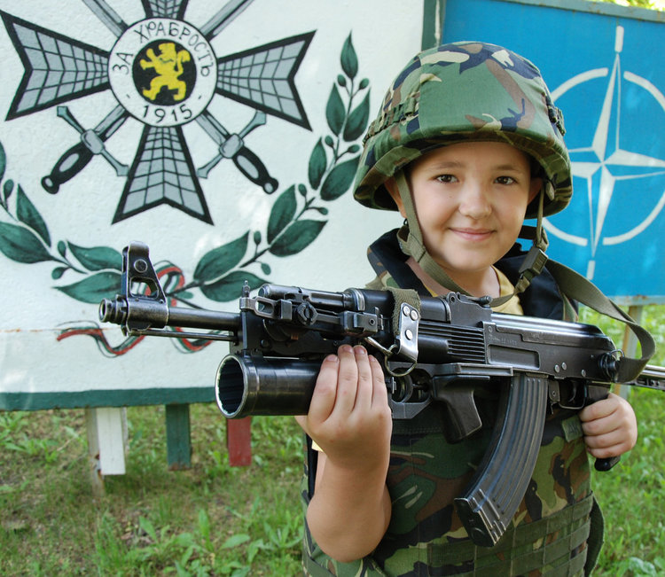 3-годишни грабнаха автомати в Деня на отворените врати