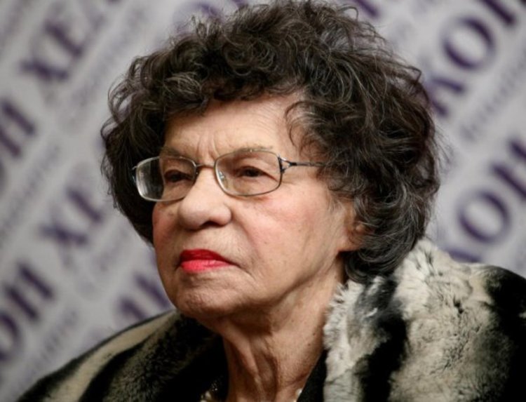 Повреден ескалатор прати Стоянка Мутафова в болница