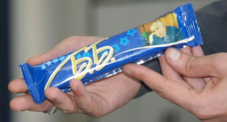 Вафли с лика на премиера раздават на ученици в Монтана