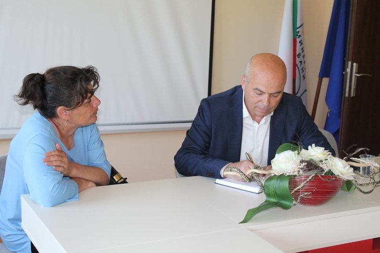 В Сусам искат спортен комплекс, в Стамболово – ремонт на пътищата