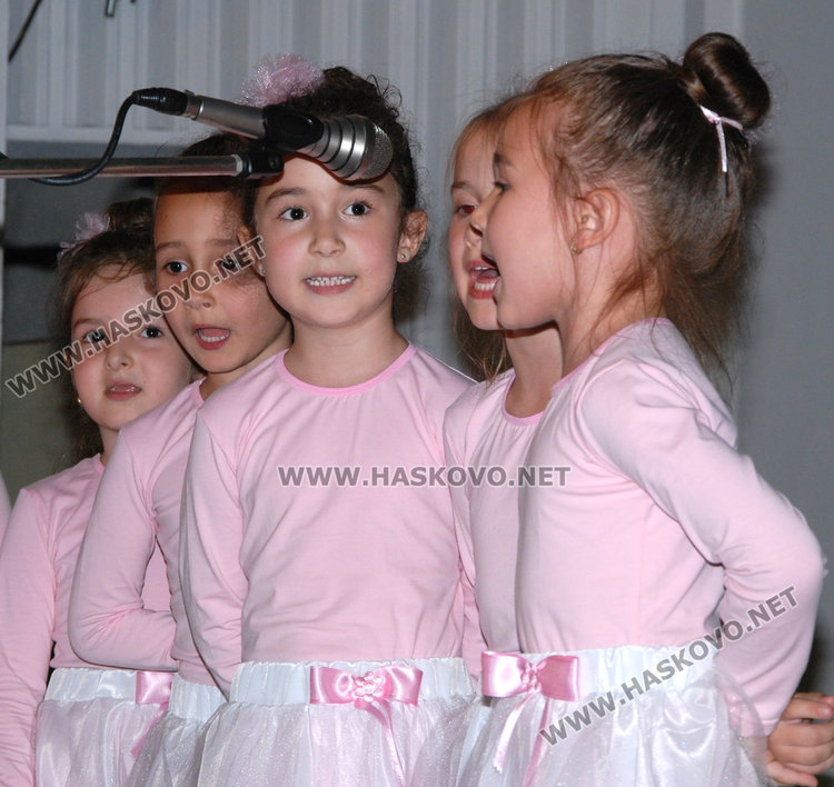 Стотици на крака за 35-годишнината на ОДЗ „Звънче“ и в подкрепа на кампанията #спасижоро