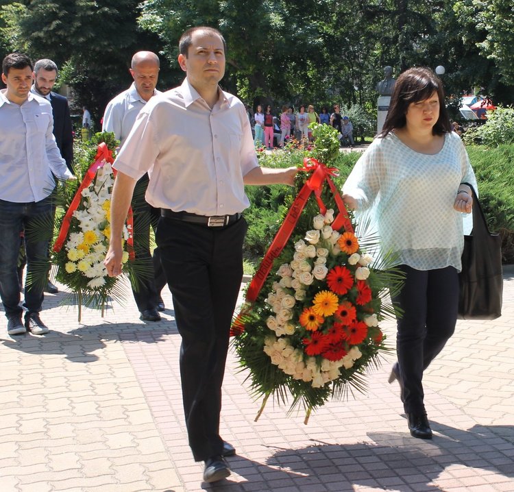 Димитровградчани сведоха глави пред загиналите за свободата на България