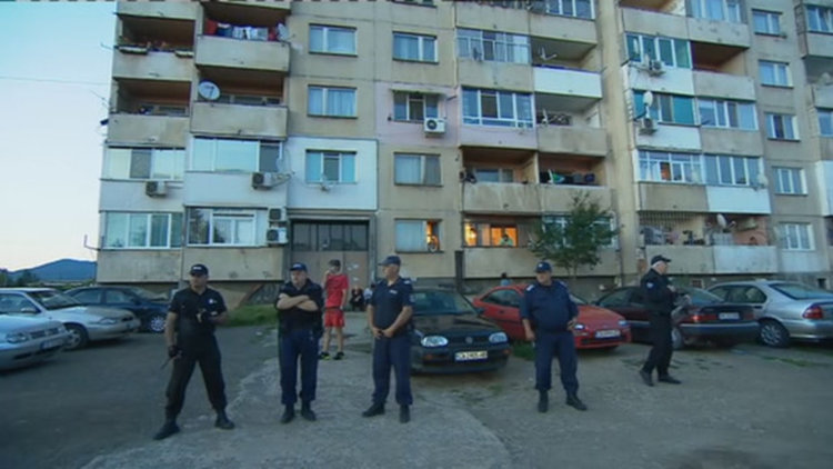 Протести в Ботунец - 8 ранени, нито един задържан