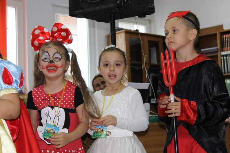 Учителка в ОДЗ "Райна Княгиня" издаде втора детска книжка