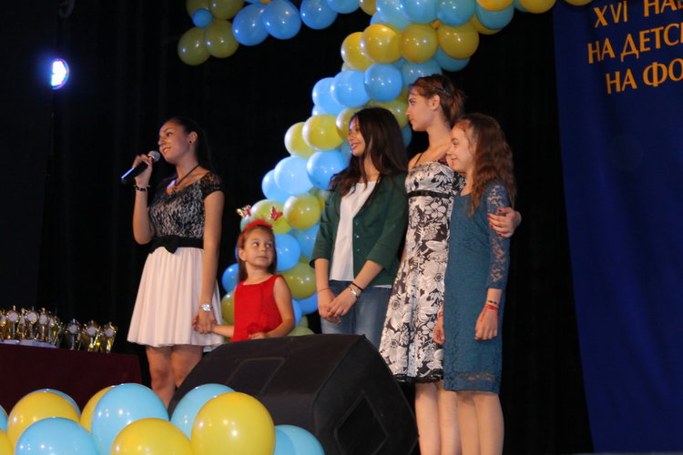 Преди награждаването концерт изнесоха от "Арт войс център"