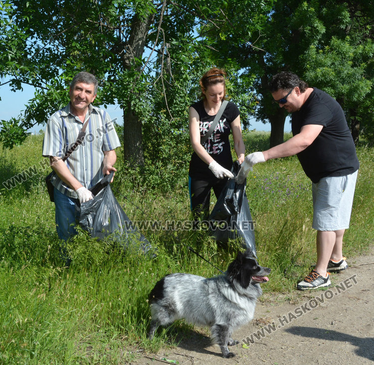 Шефът на Архитектурата  Драгомир Колев и неговият четириног помощник