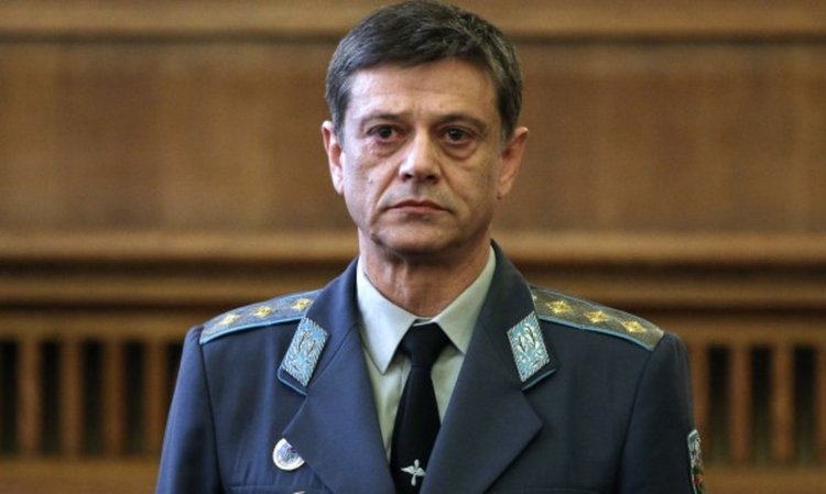 Началникът на отбраната настоя за увеличение на заплатите в армията