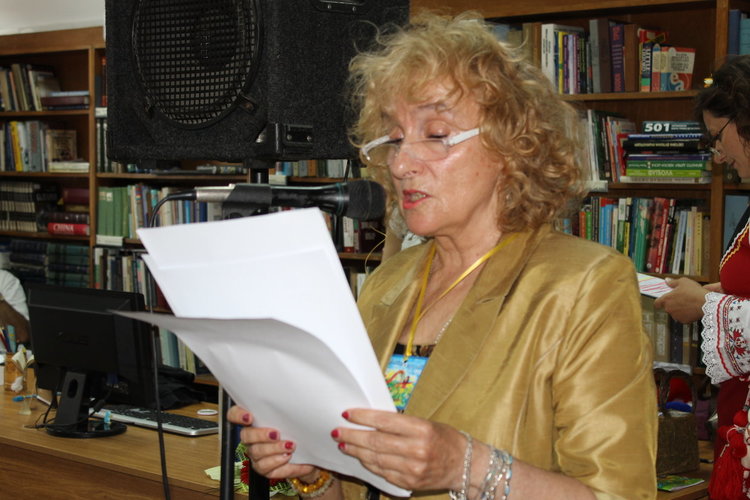 За творчеството на Катя Грозева говори поетесата Величка Петров