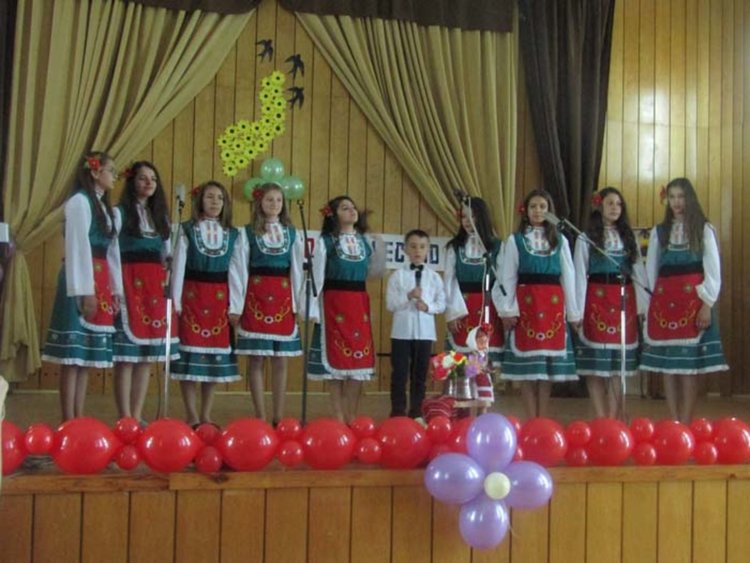 Събор в Крумовград събра стотици любители на народното творчество