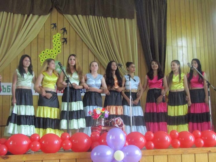 Събор в Крумовград събра стотици любители на народното творчество