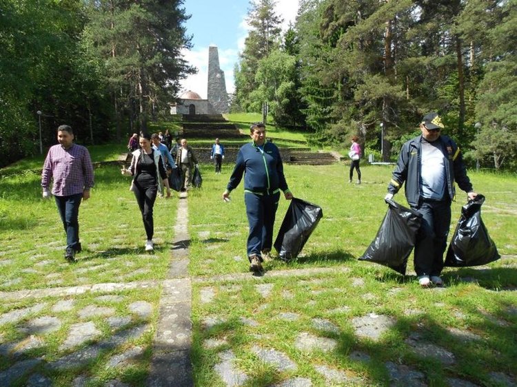 4500 родопчани, 86 фирми и 47 училища в Смолянско участваха в акцията "Да изчистим България заедно!"