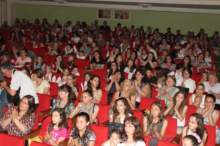 Над 300 участници събра шестият национален етнофестивал в Кърджали