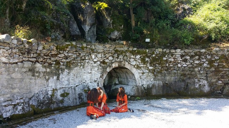 Посрещнаха лятото на Извора на нимфите край Каснаково