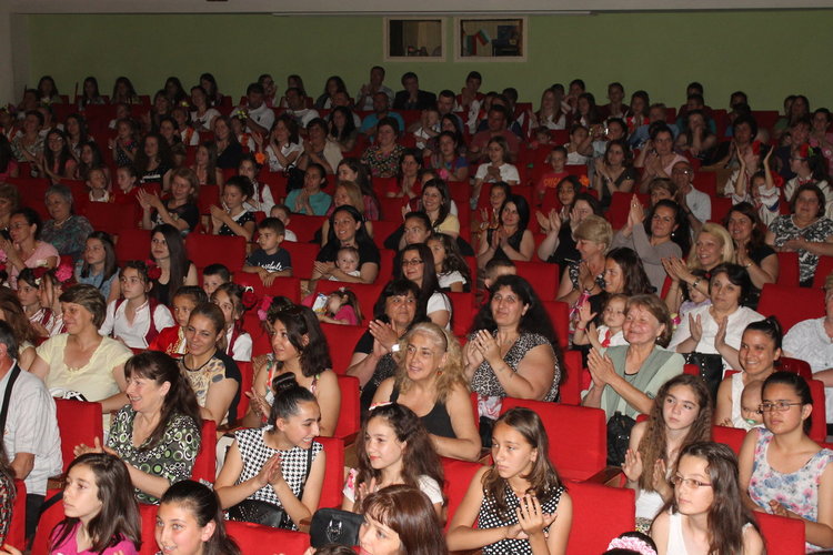 Над 300 участници събра шестият национален етнофестивал в Кърджали