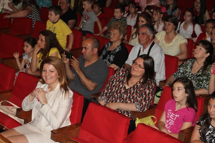 Над 300 участници събра шестият национален етнофестивал в Кърджали