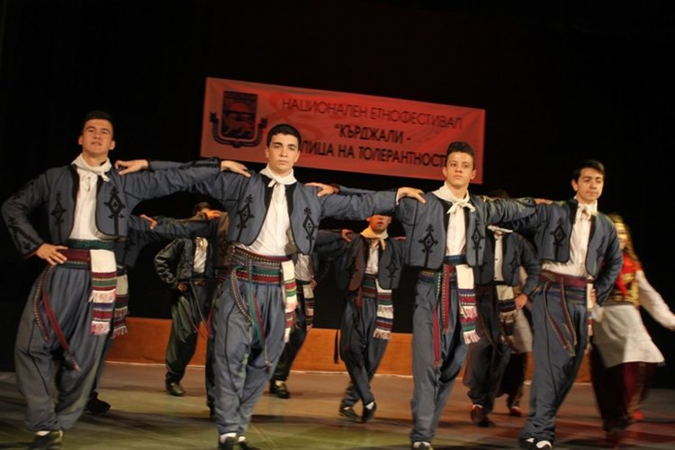 Над 300 участници събра шестият национален етнофестивал в Кърджали