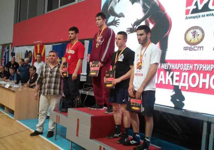 Веселин Петров спечели златен медал в категория 65 кг.