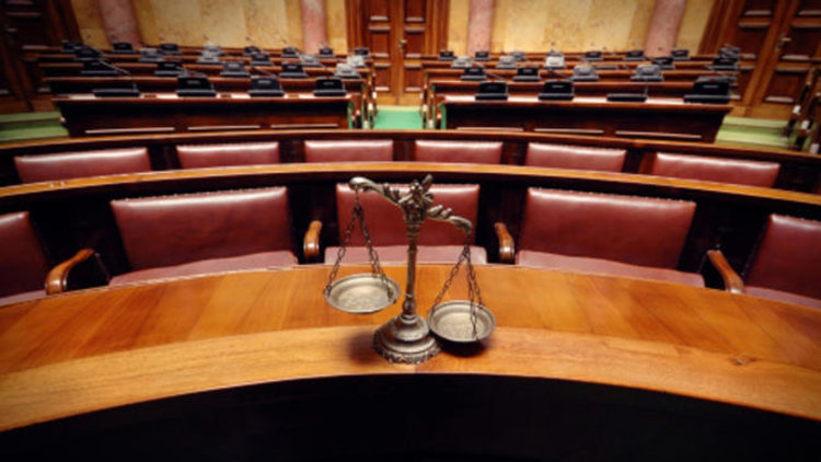 Десетки адвокати не влязоха в съдебни зали в знак на протест