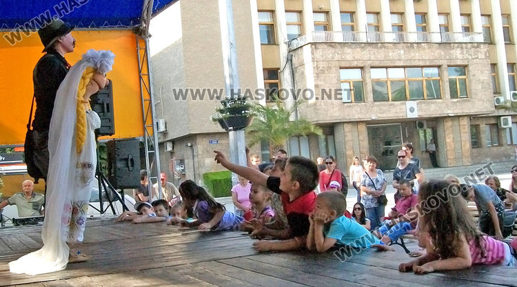 Хасково в любов от пръв поглед с актрисата Деси Минчева