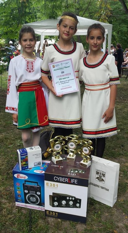 Танцьорки се завърнаха от Чирпан с пълен комплект призови места  