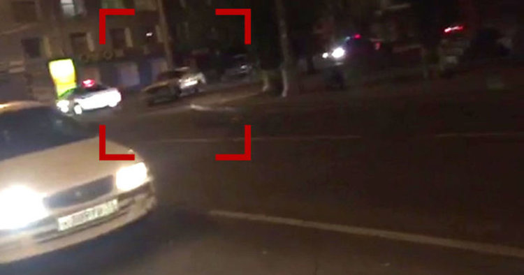 Дузина патрулки преследват 15-годишен с Волга (видео)