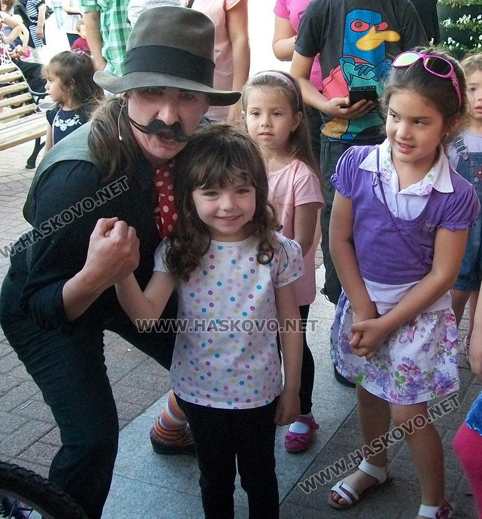 Хасково в любов от пръв поглед с актрисата Деси Минчева