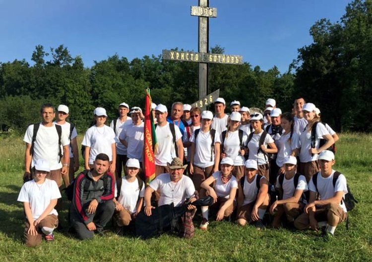 Ученици от Крумовград извървяха достойно пътя на Ботевата чета