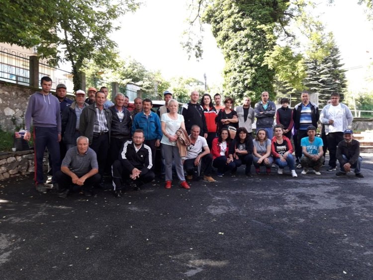 Събраха 20 чувала боклуци покрай пътя Ардино-Кърджали