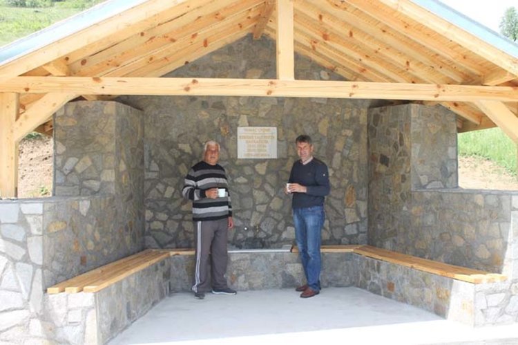 Братя от Млечино строят чешма в памет на майка им