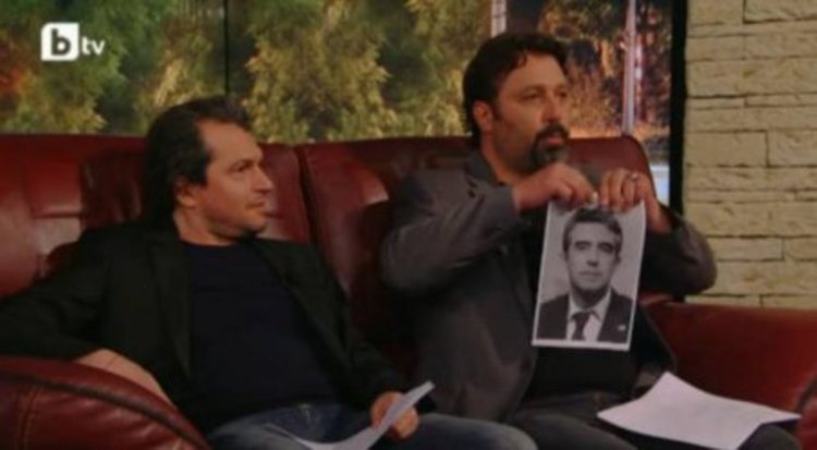 bTV се разграничи от сценариста на Слави, скъсал снимката на президента