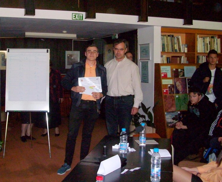 След оспорвана надпревара отборът на ПМГ спечели състезанието, посветено на първоучителите в Смолян