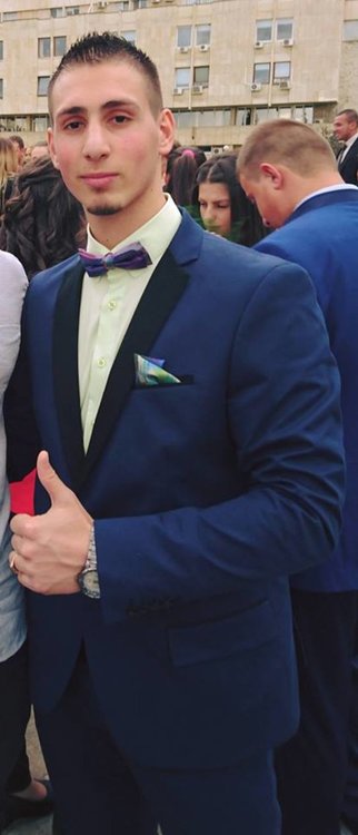 Двама абитуриенти на "Славейков" с изключителни резултати