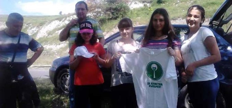 Събраха осем чувала боклуци около Каменната сватба