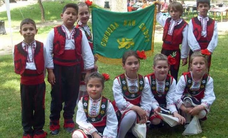 „Пъстра китка“ на  призово място в етнофестивала „Децата на Балканите – с духовност  в Европа"