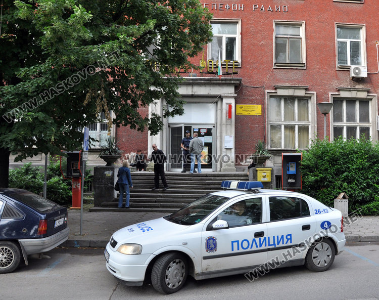 Има задържани за обира в Пощата, тестват охранителя с детектор на лъжата  