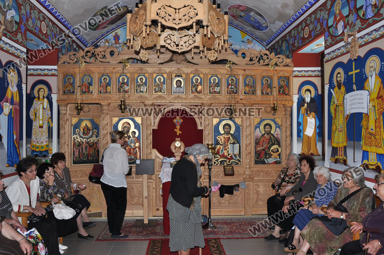 Десетки миряни изкачиха Ямача на Спасовден