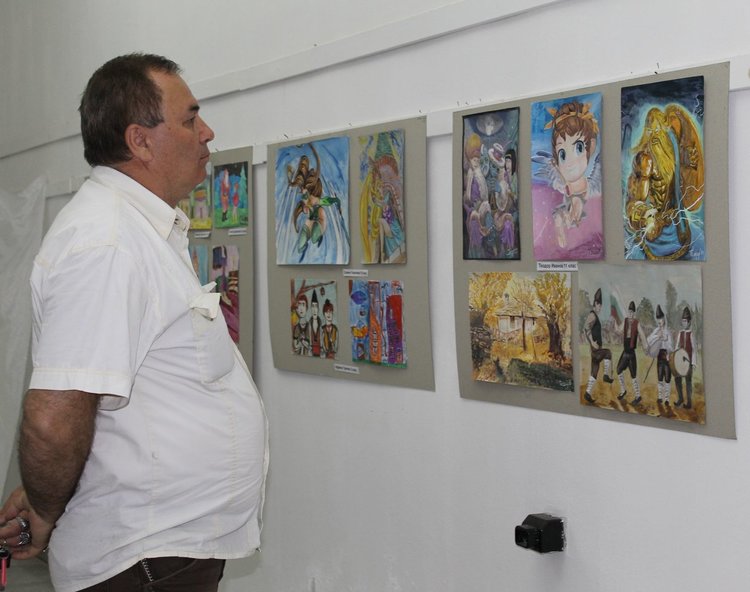 40 откупки на детски творби в Димитровград за #спаси жоро