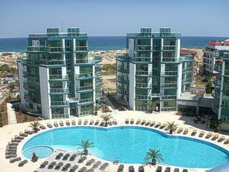 Момиченце почина след падане от стъпалата в хотел 