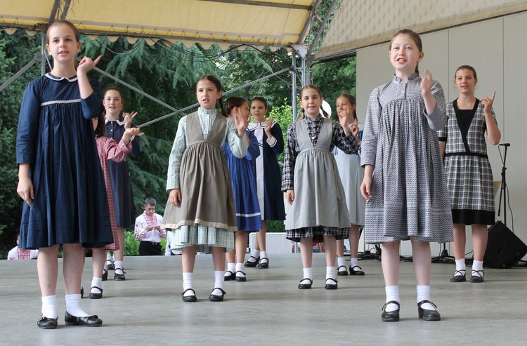 Ансамбъл "Прежиховци" гостува в Димитровград за участие в Международния фолклорен фестивал