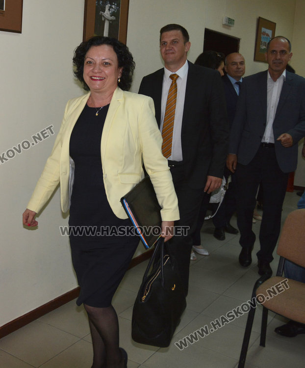 Екоминистерството дава 1 млн.лв. на общините за електромобили