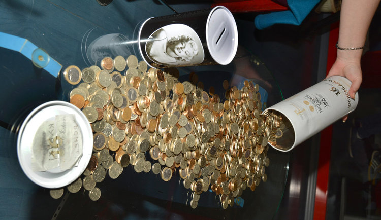 10-годишна от Хасково дари касичката със спестяванията си за Жоро