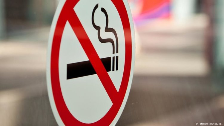 Обмислят по-строги мерки срещу пушенето на закрито